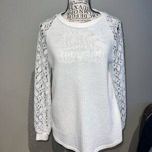 Women's White Lace Sleeve Top
